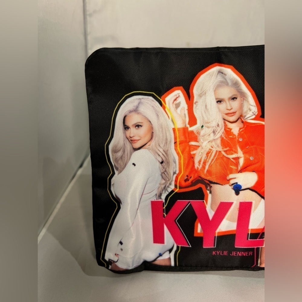 Kylie Cosmetics Limited Edition 21st Birthday Black Cosmetic Bag - Picture 3 of 11